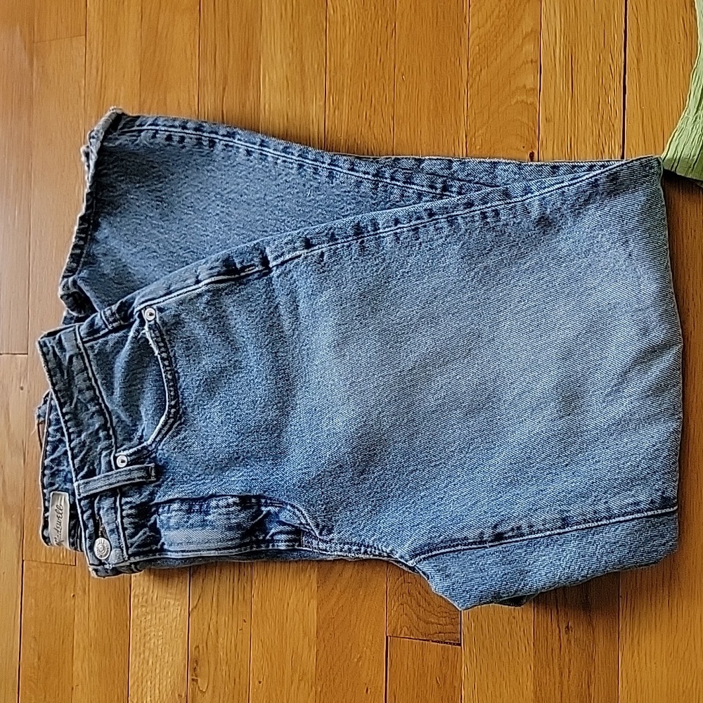 Ripped Madewell Curvy Perfect Vintage Straight Jean in Seyland Wash